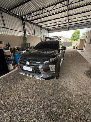 MITSUBISHI PAJERO SPORT 2.4 16V MIVEC TURBO DIESEL LEGEND BLACK AWD AUTOMÁTICO